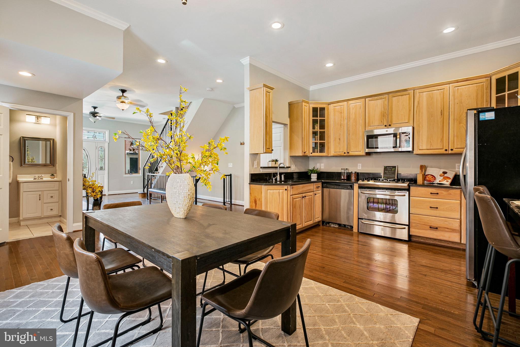 LOCUST POINT - Residential