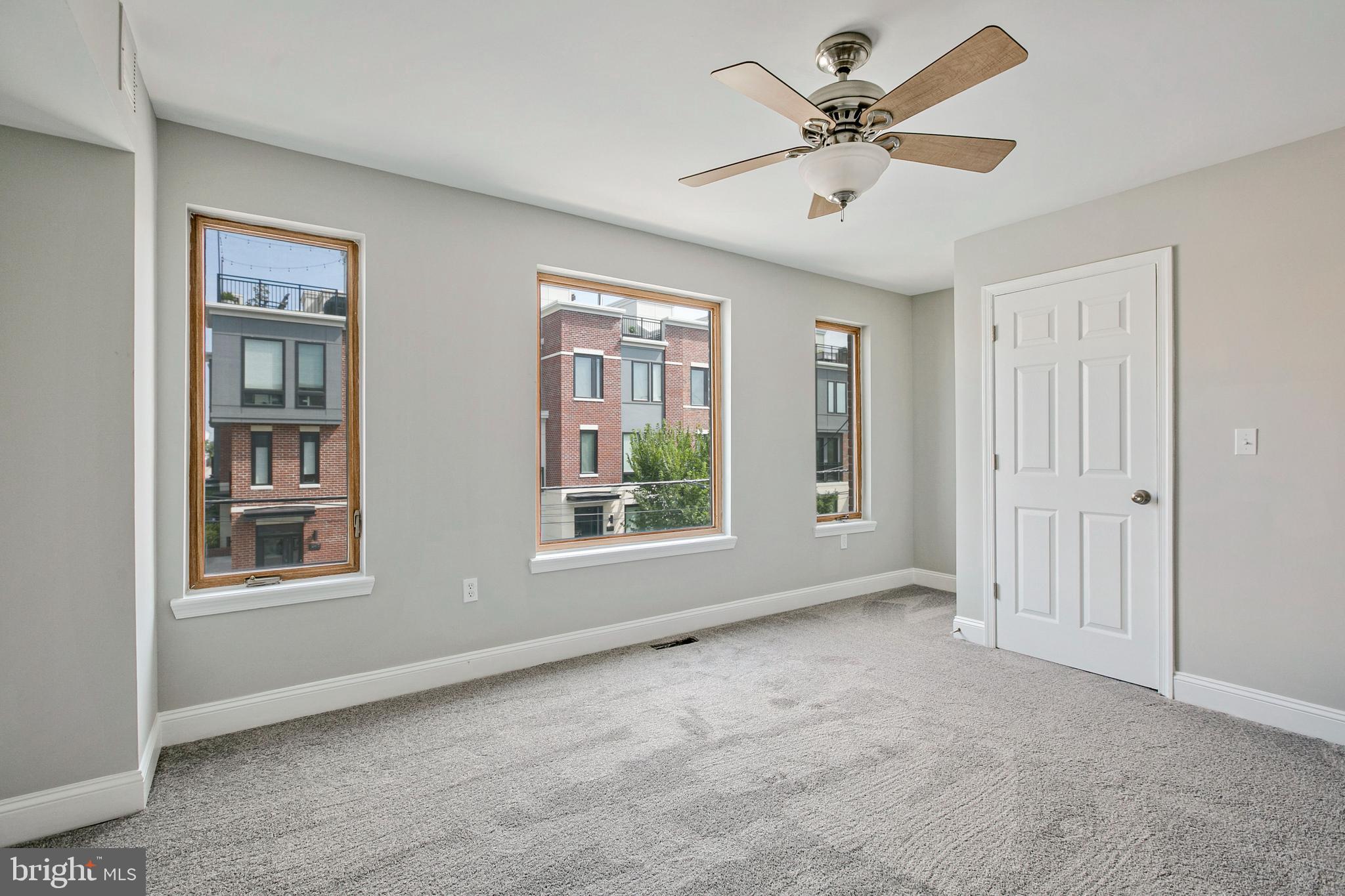 LOCUST POINT - Residential