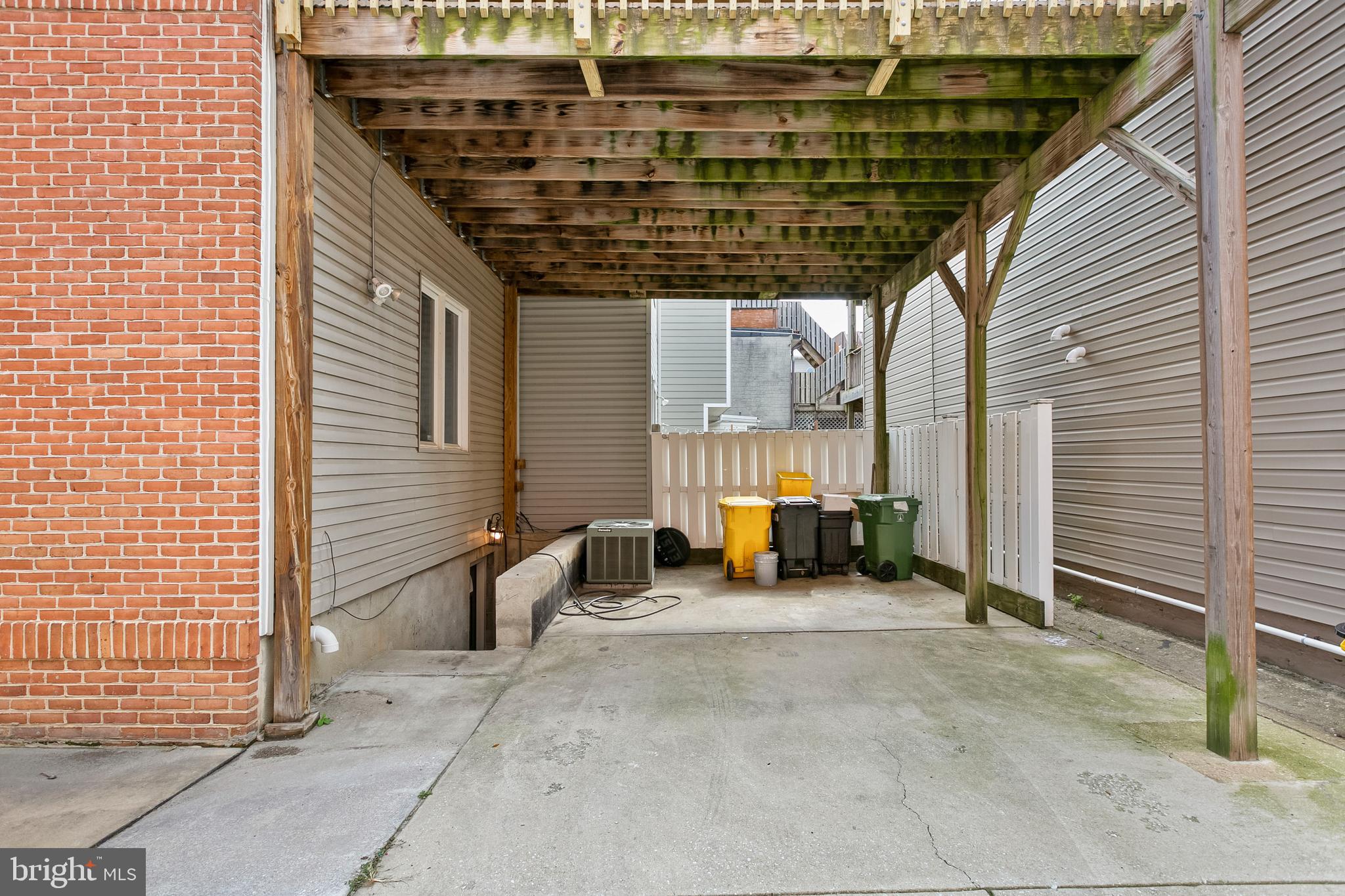 LOCUST POINT - Residential