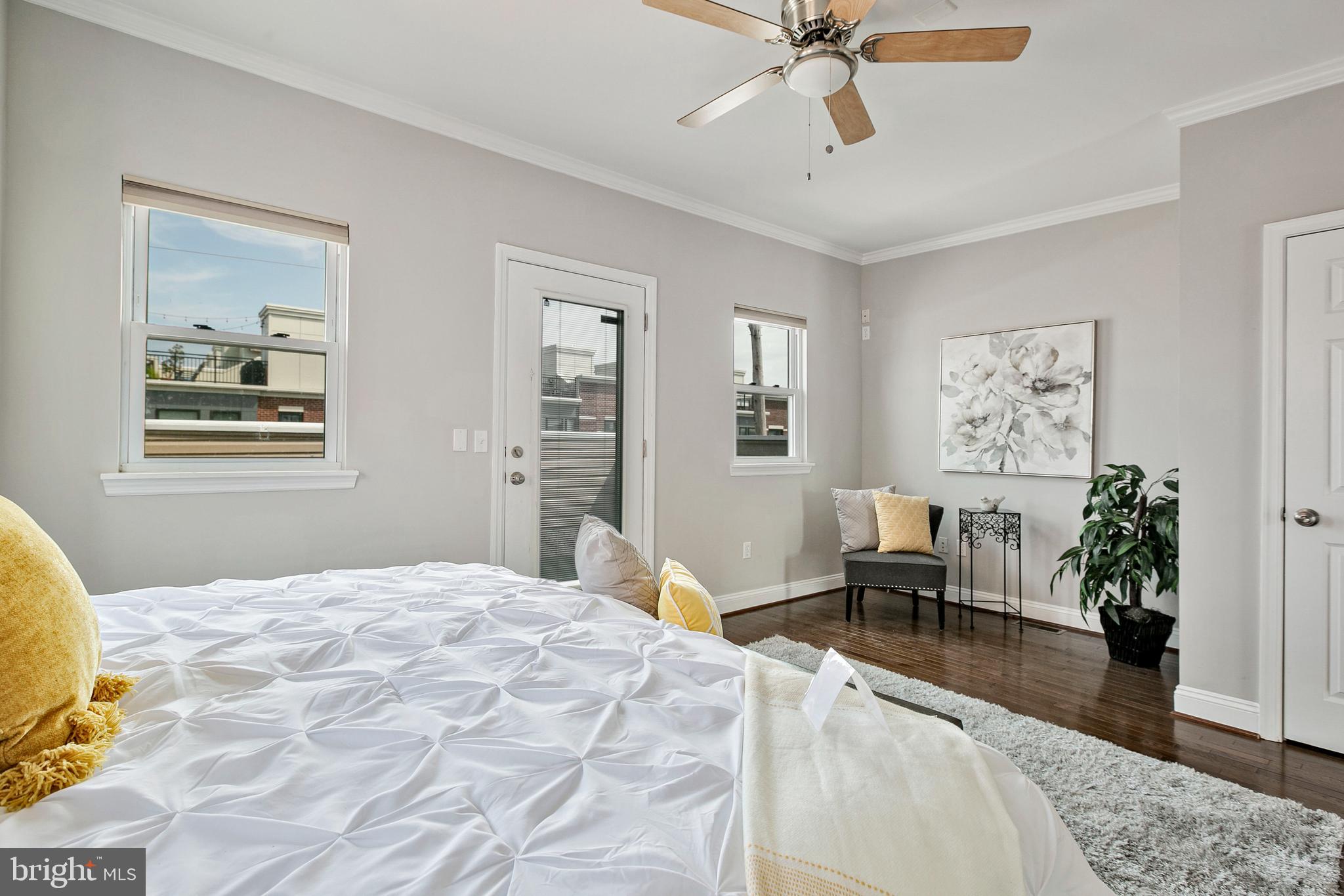 LOCUST POINT - Residential