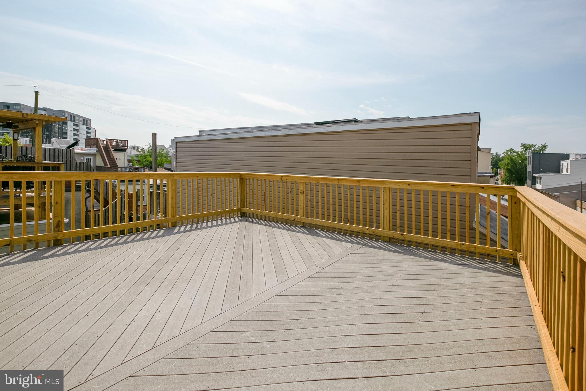 LOCUST POINT - Residential