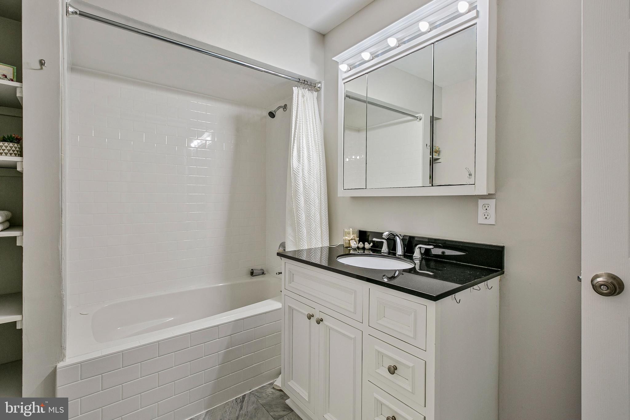 LOCUST POINT - Residential