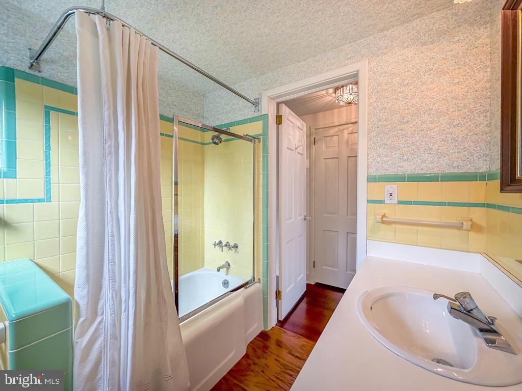 WYNNEWOOD - Residential