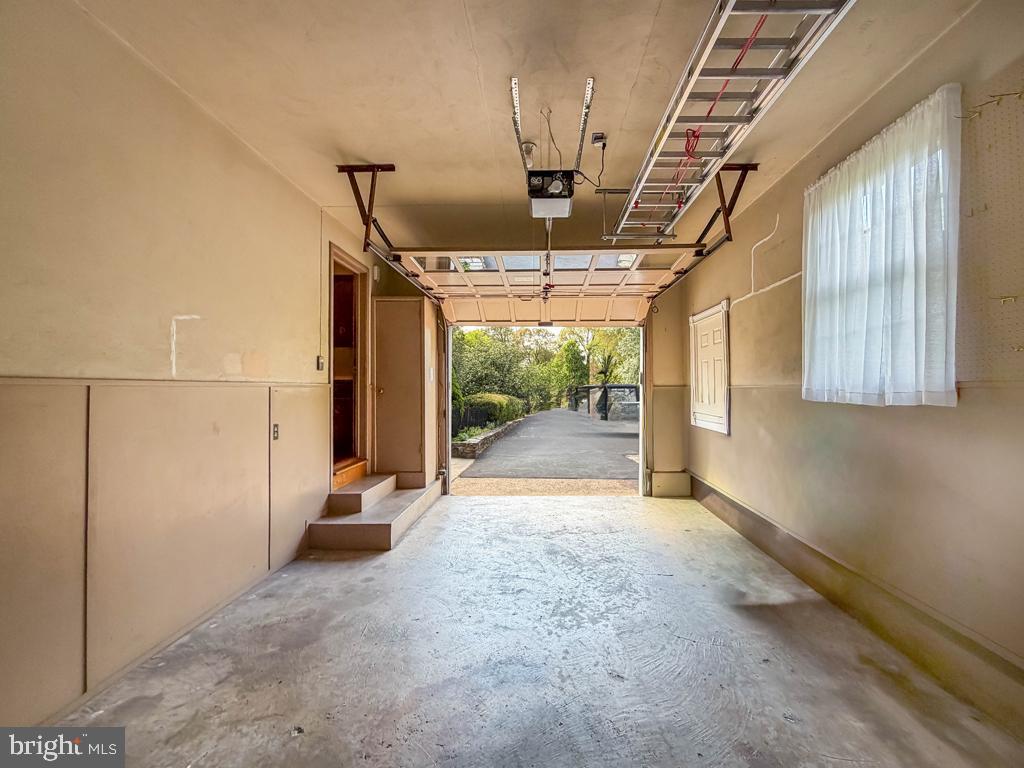 WYNNEWOOD - Residential