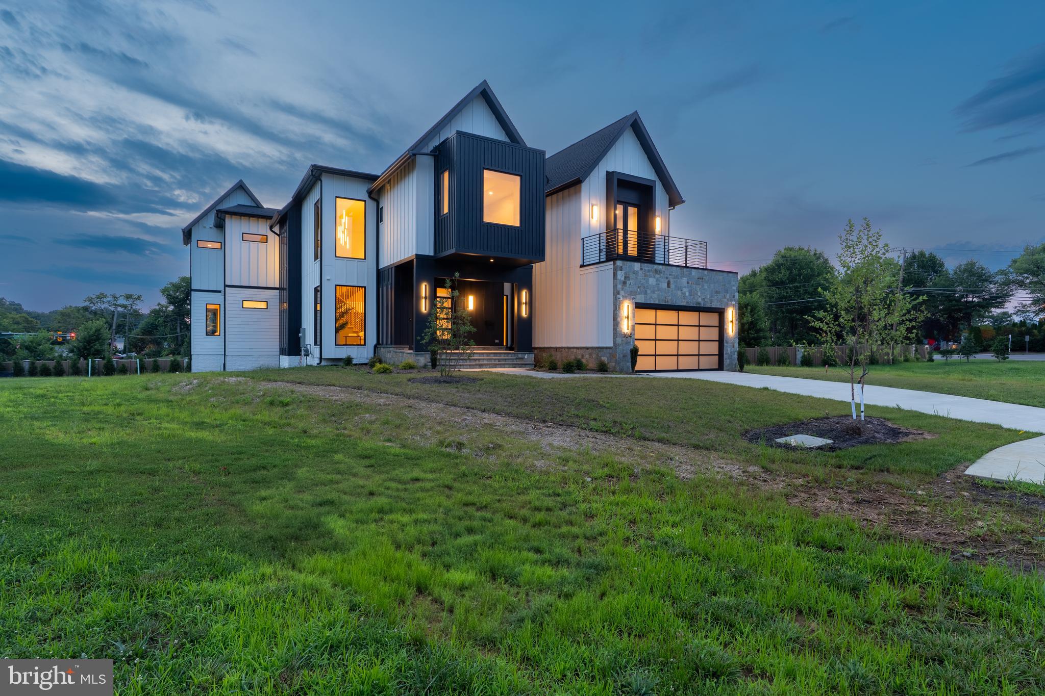 104 MASHIE COURT SE