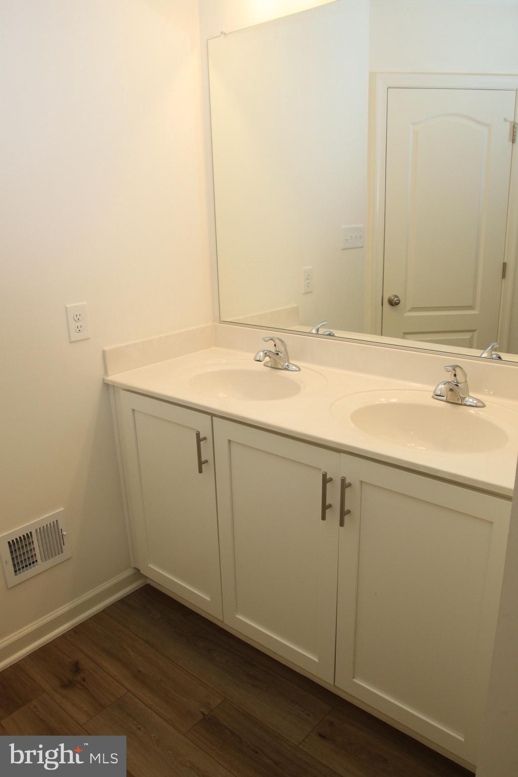 ARCHERS ROCK - Residential