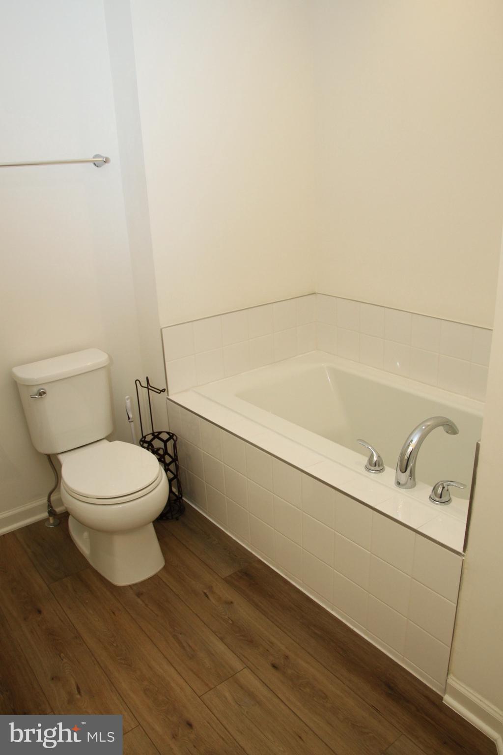 ARCHERS ROCK - Residential