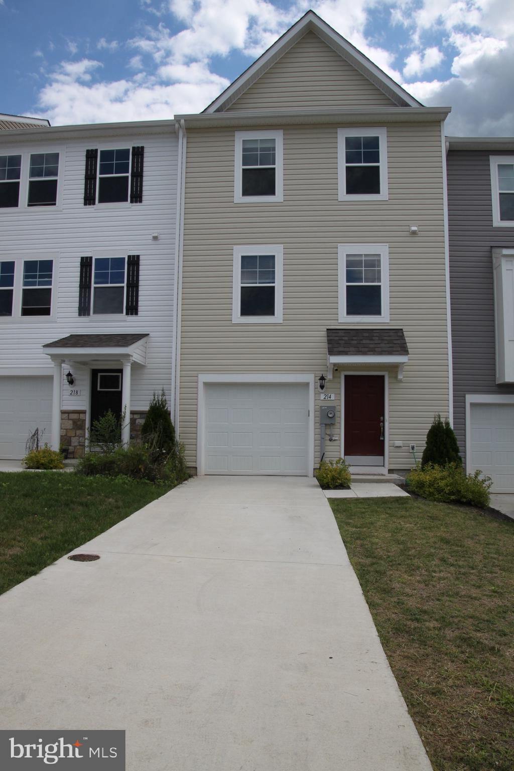 ARCHERS ROCK - Residential