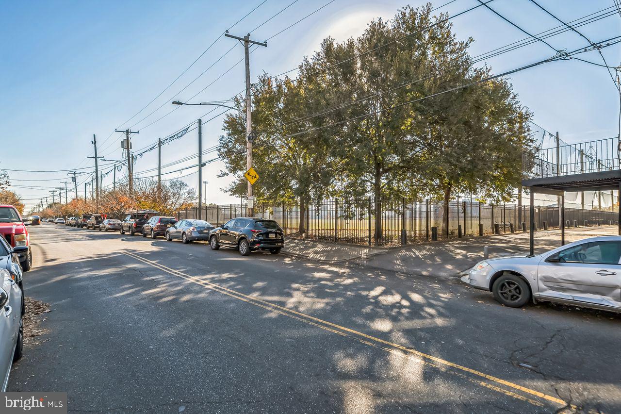 PHILADELPHIA (SOUTH) - Residential Income