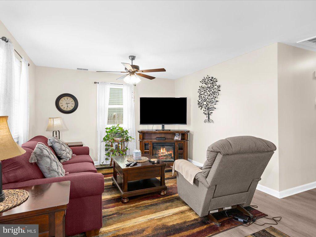 EDGEWATER - Residential