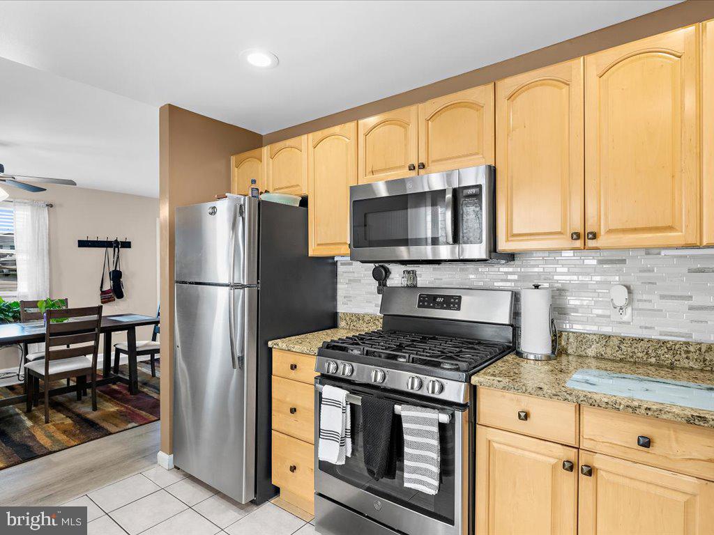 EDGEWATER - Residential