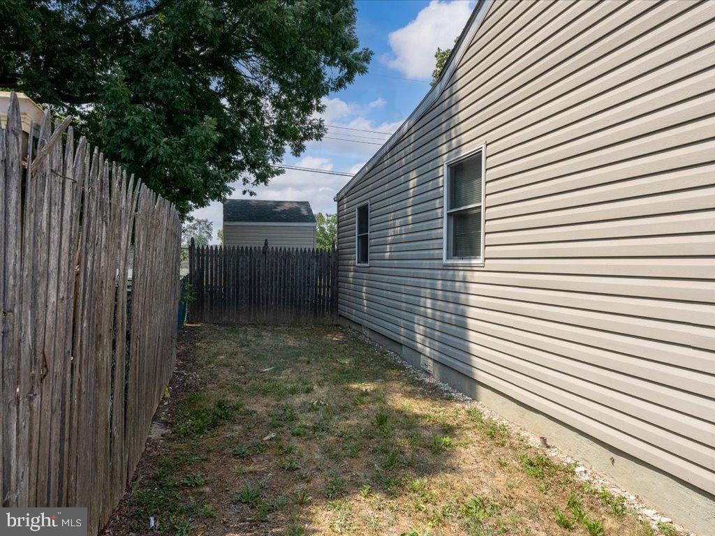 EDGEWATER - Residential