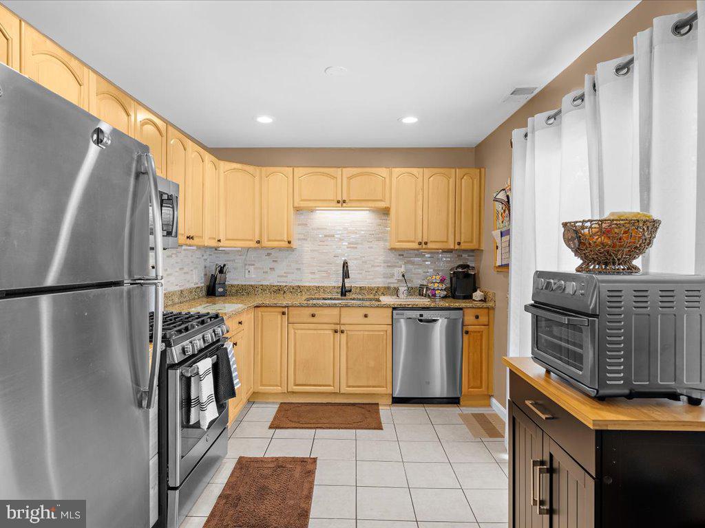 EDGEWATER - Residential