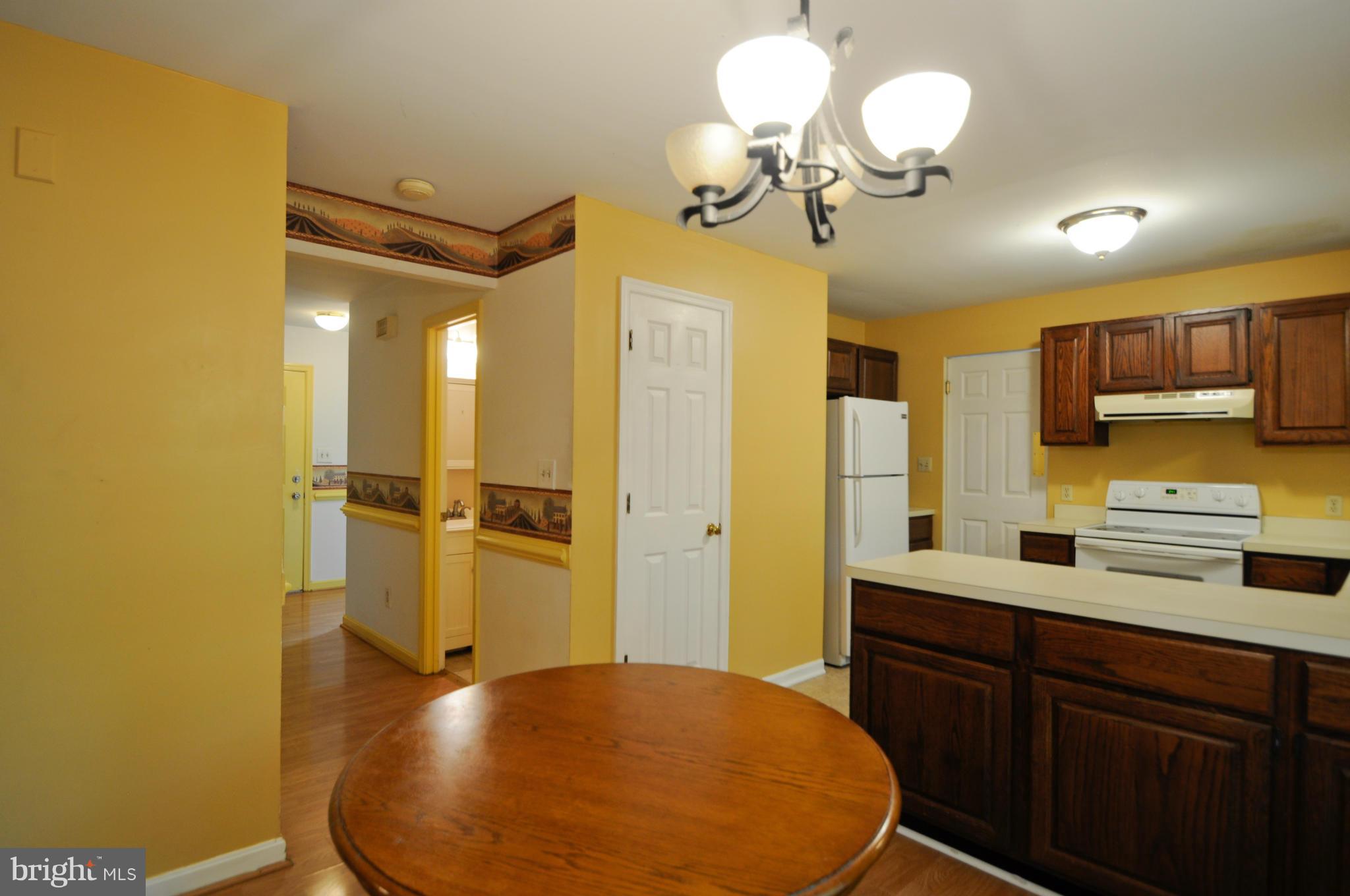 SHERATON HILLS EAST - Residential