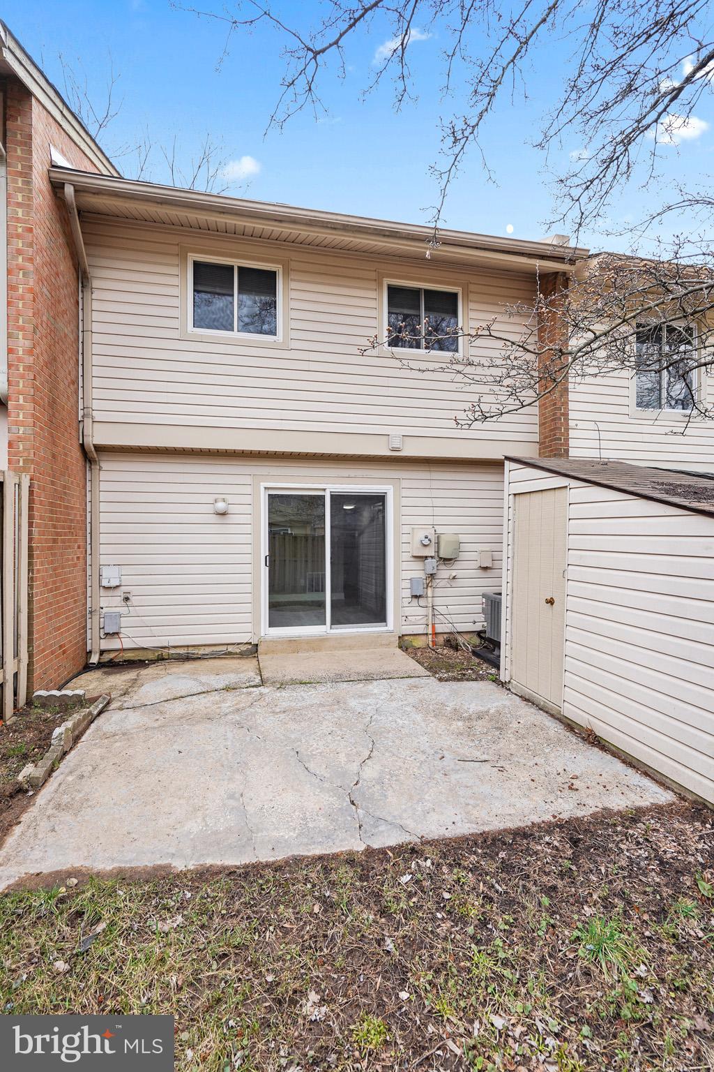 FOUR SEASONS - Residential