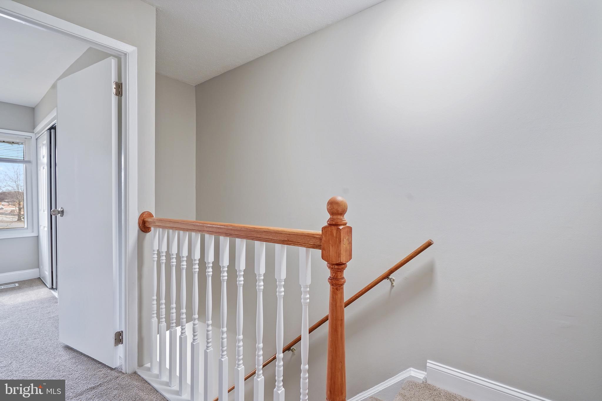 FOUR SEASONS - Residential