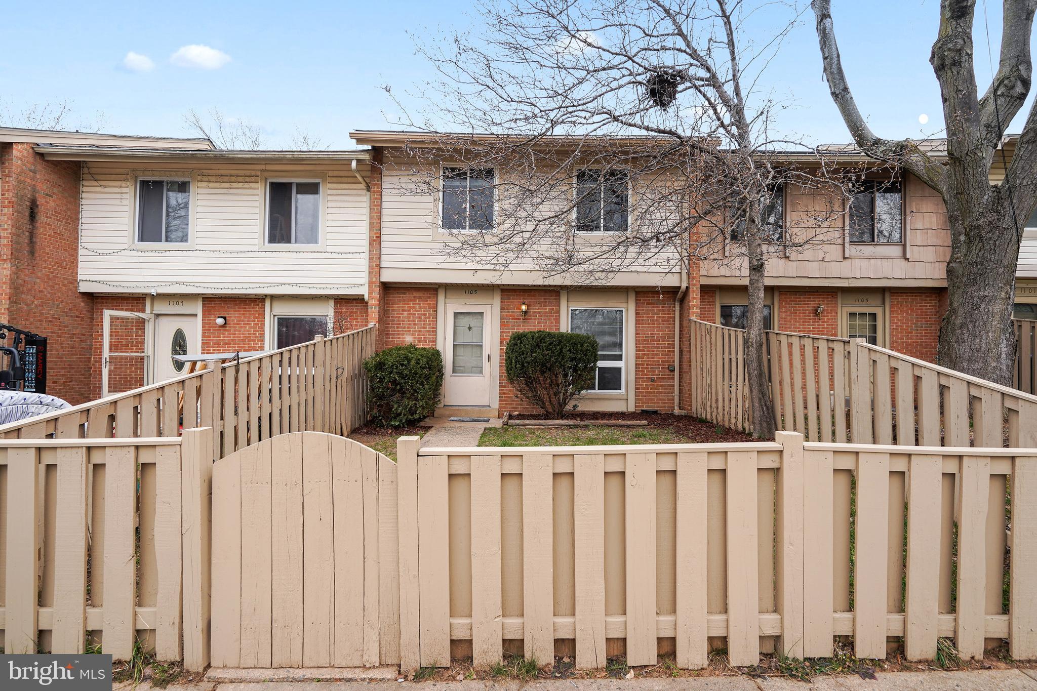 FOUR SEASONS - Residential