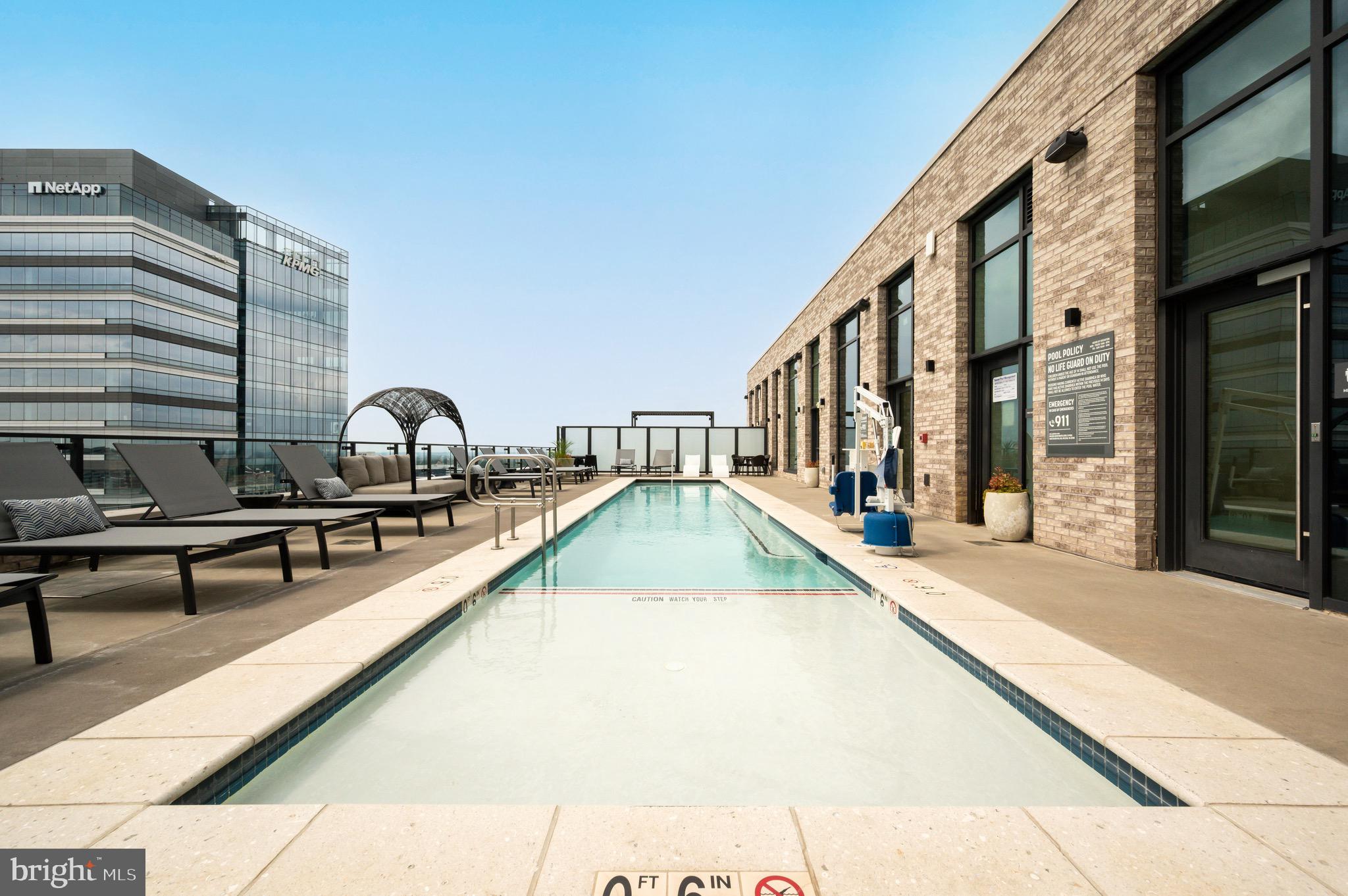 THE BORO TYSONS - Residential