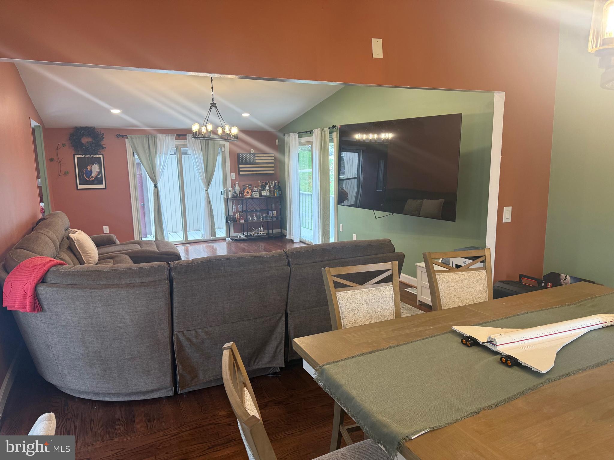 VILLAGE OF OWEN BROWN - Residential