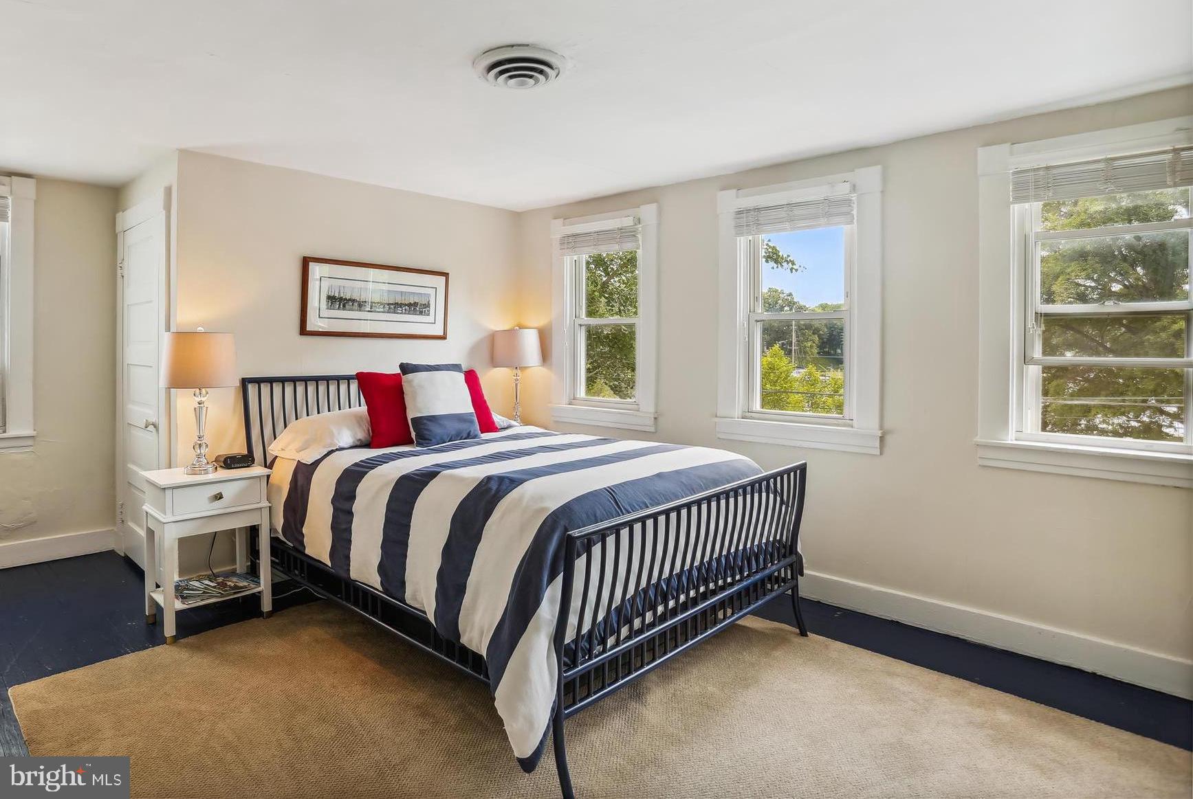 MURRAY HILL - Residential