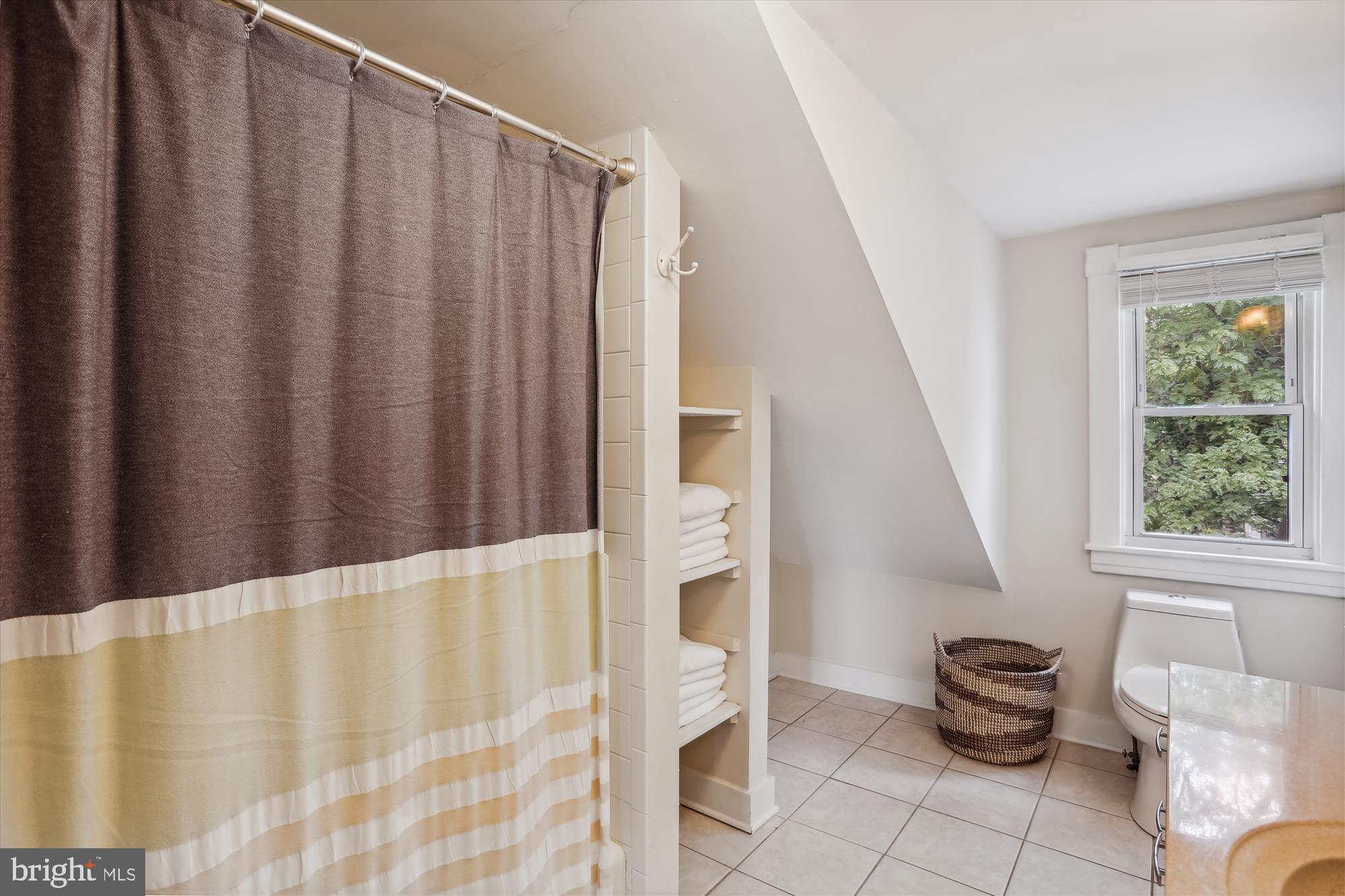 MURRAY HILL - Residential