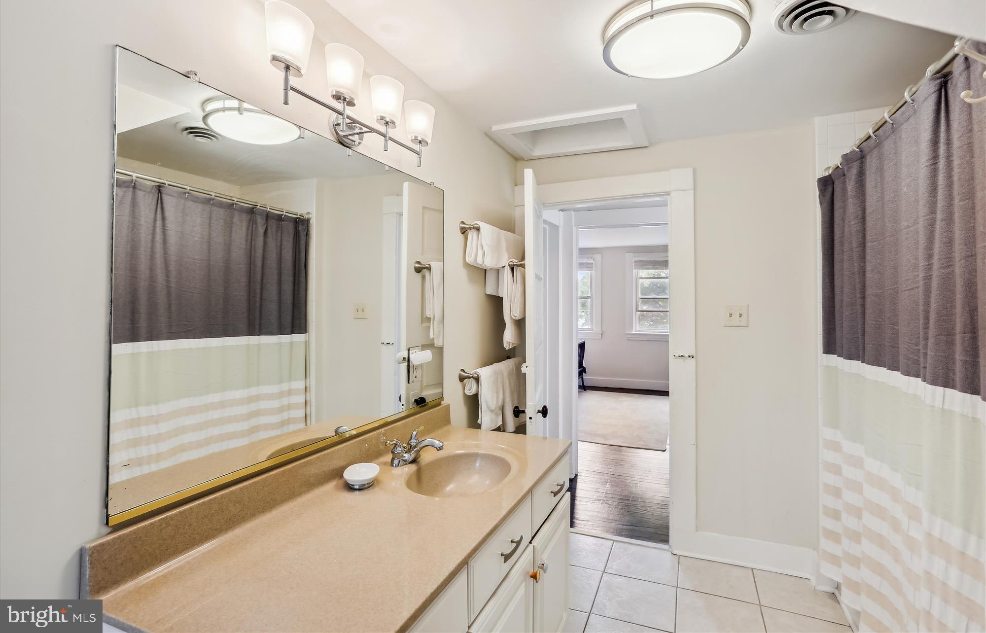 MURRAY HILL - Residential