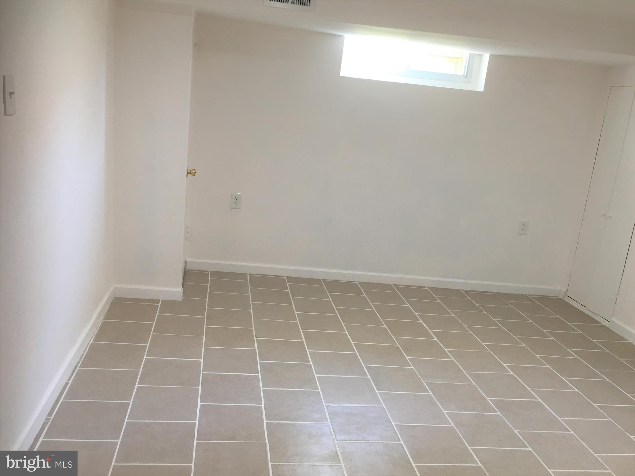 FOX RIDGE MANOR - Residential Lease