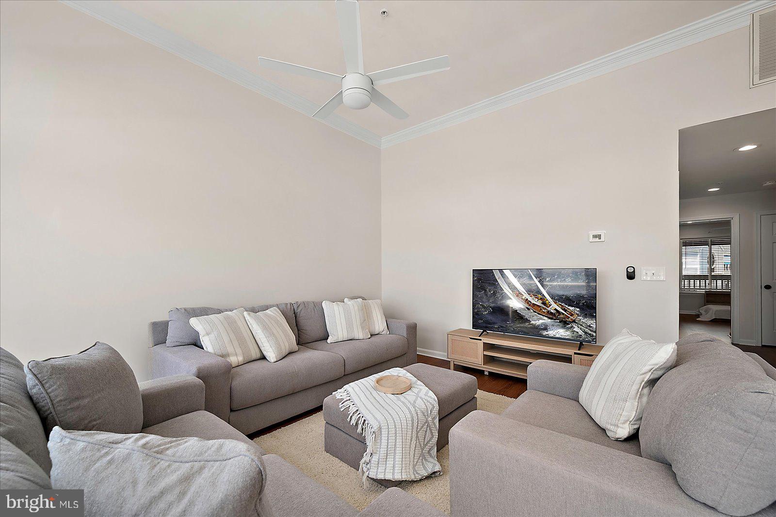 HIDDEN HARBOR - Residential