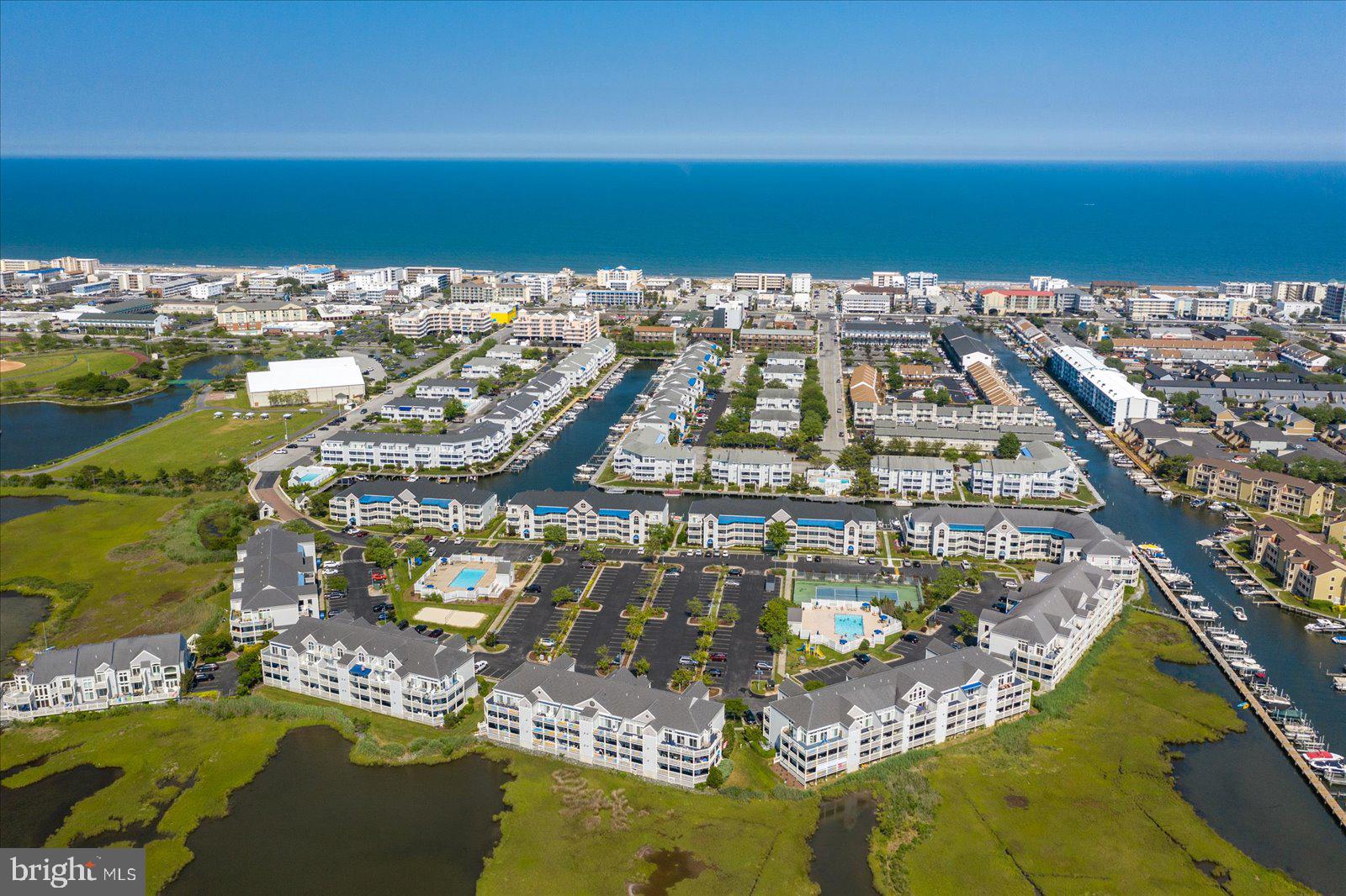 HIDDEN HARBOR - Residential