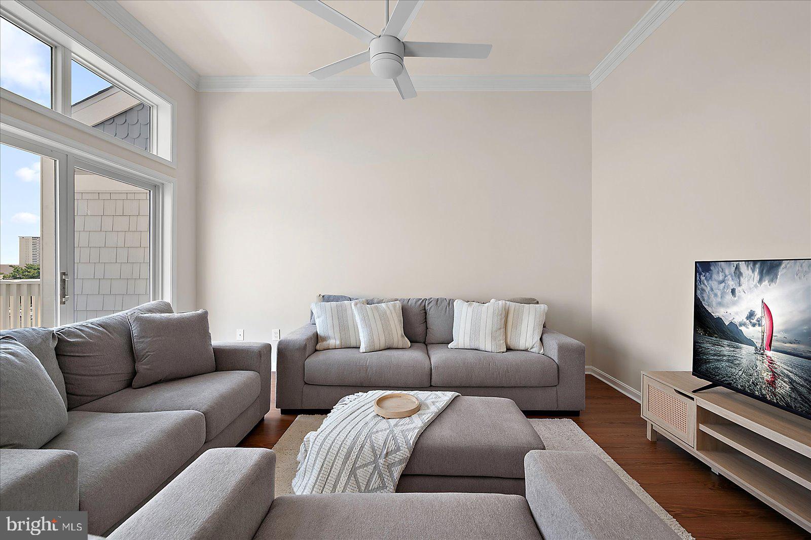 HIDDEN HARBOR - Residential