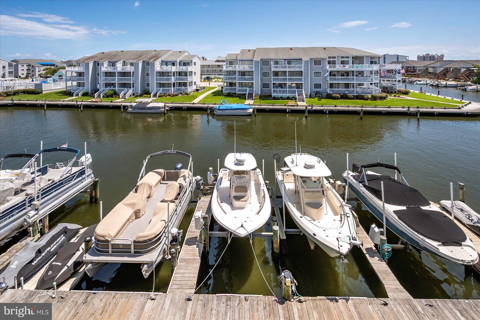 HIDDEN HARBOR - Residential