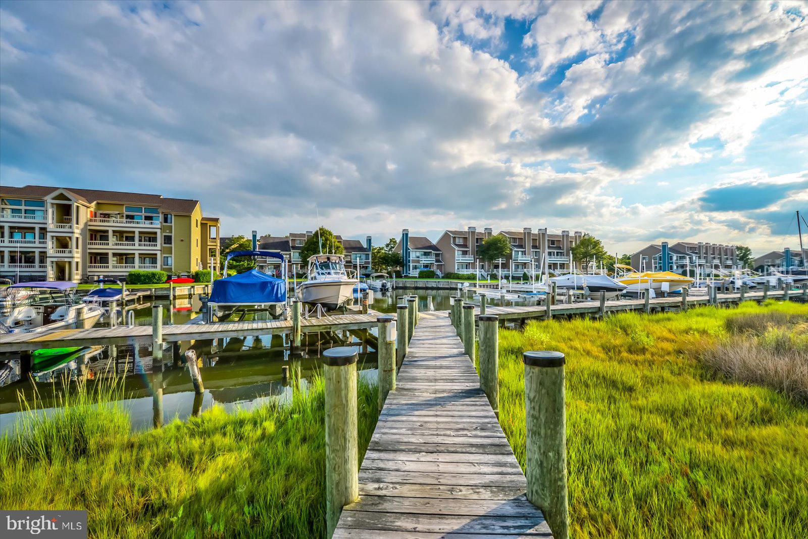 HIDDEN HARBOR - Residential