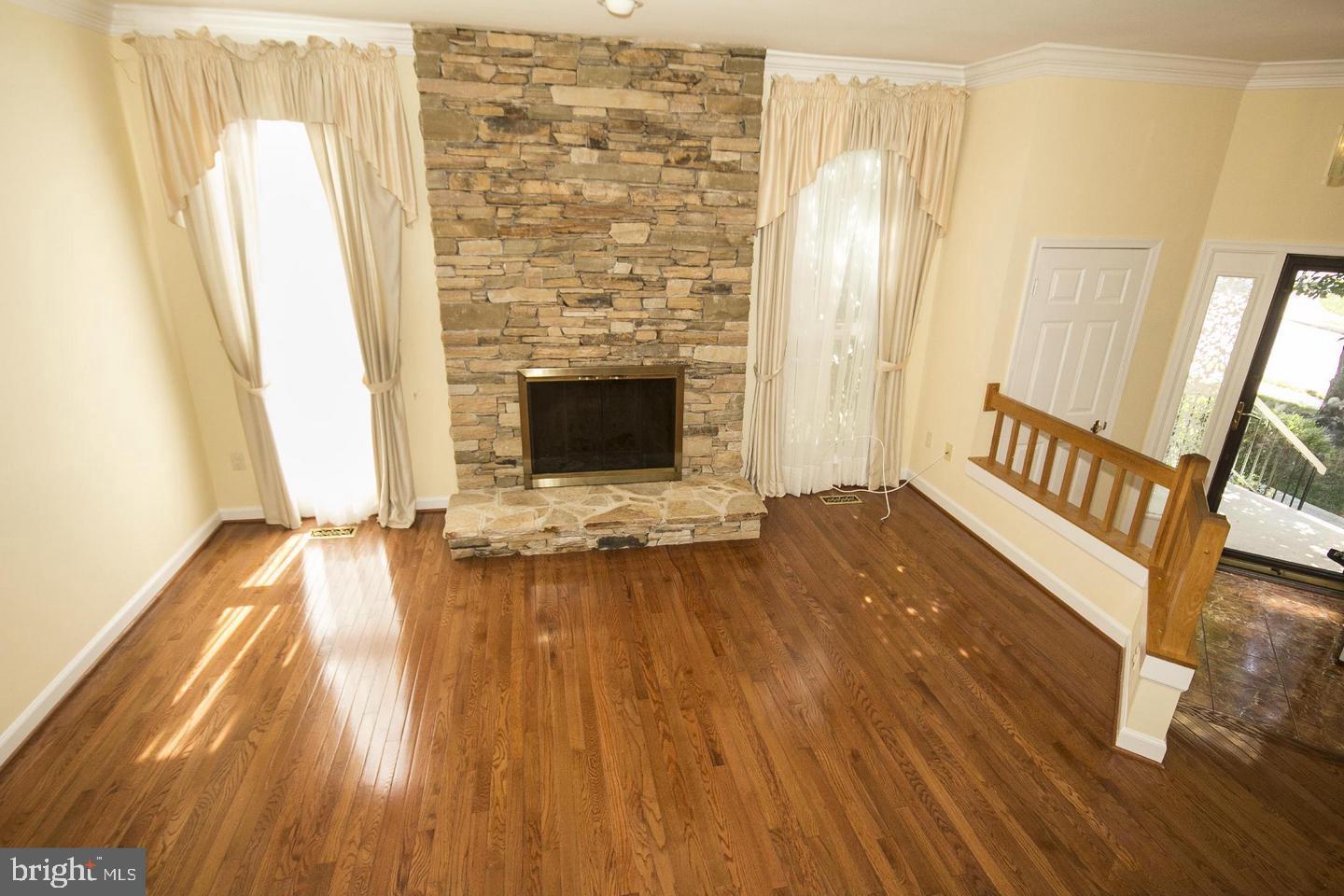 SUMMIT CHASE - Residential Lease