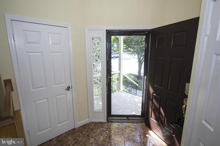 SUMMIT CHASE - Residential Lease