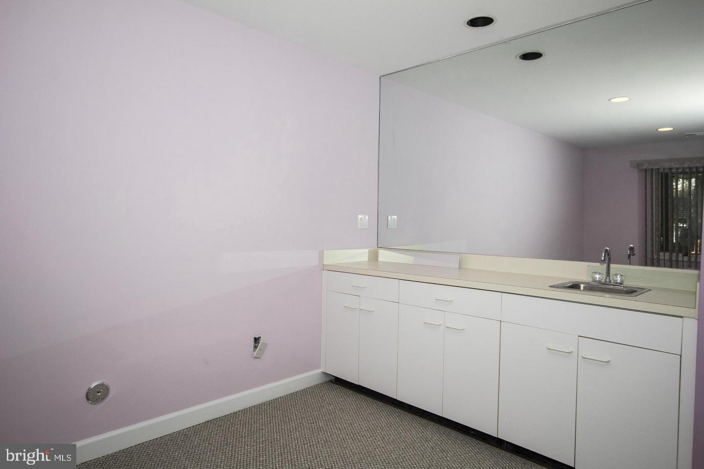 SUMMIT CHASE - Residential Lease