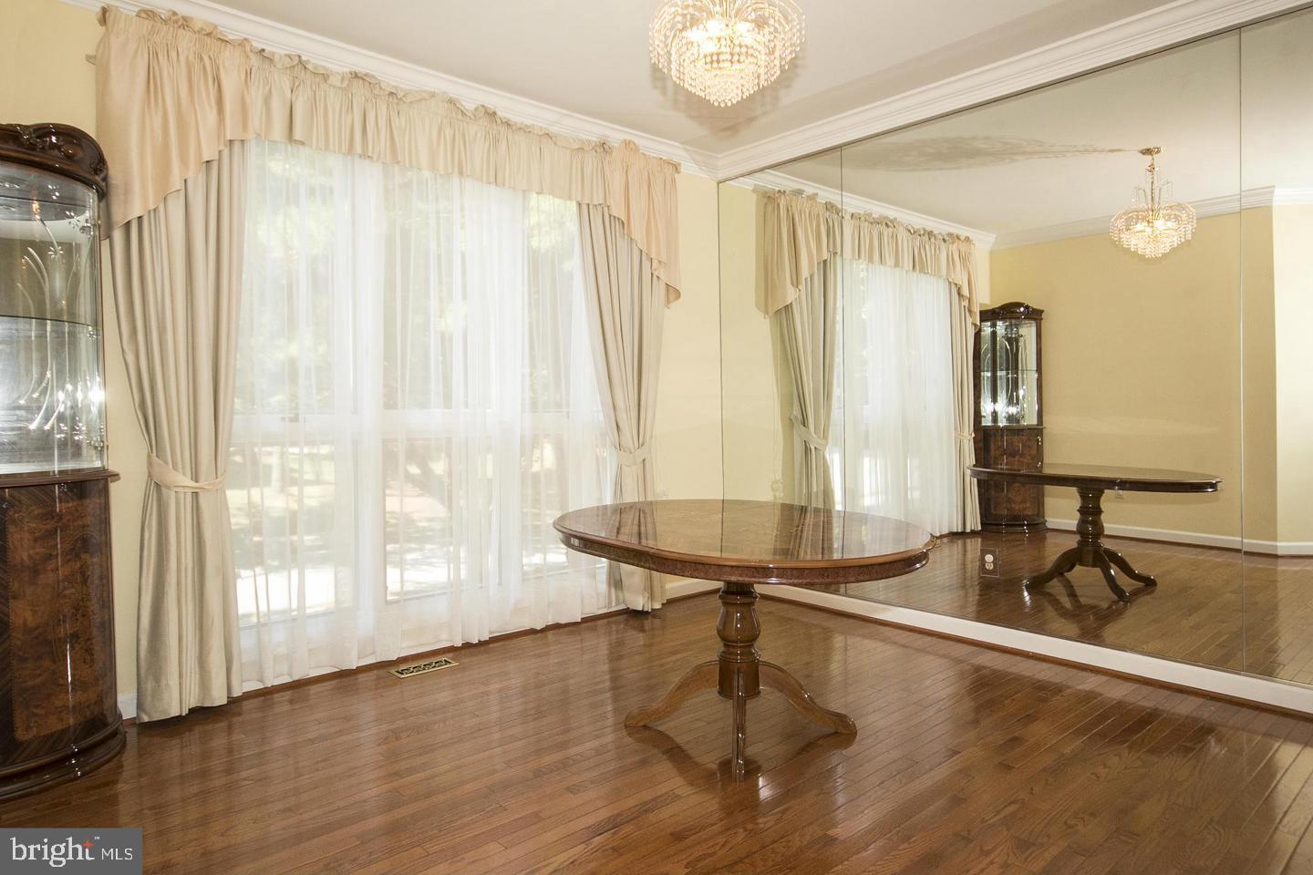 SUMMIT CHASE - Residential Lease