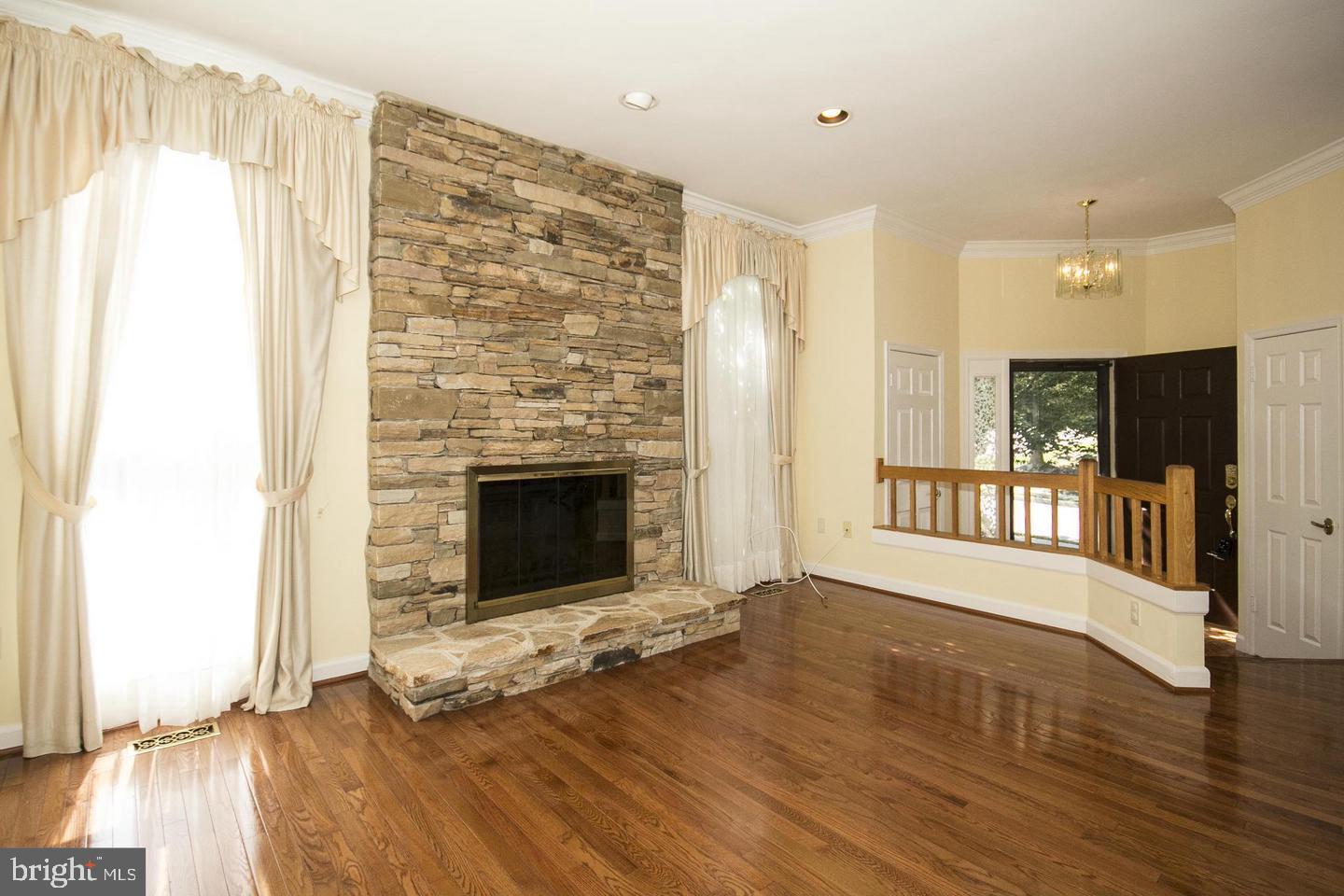 SUMMIT CHASE - Residential Lease