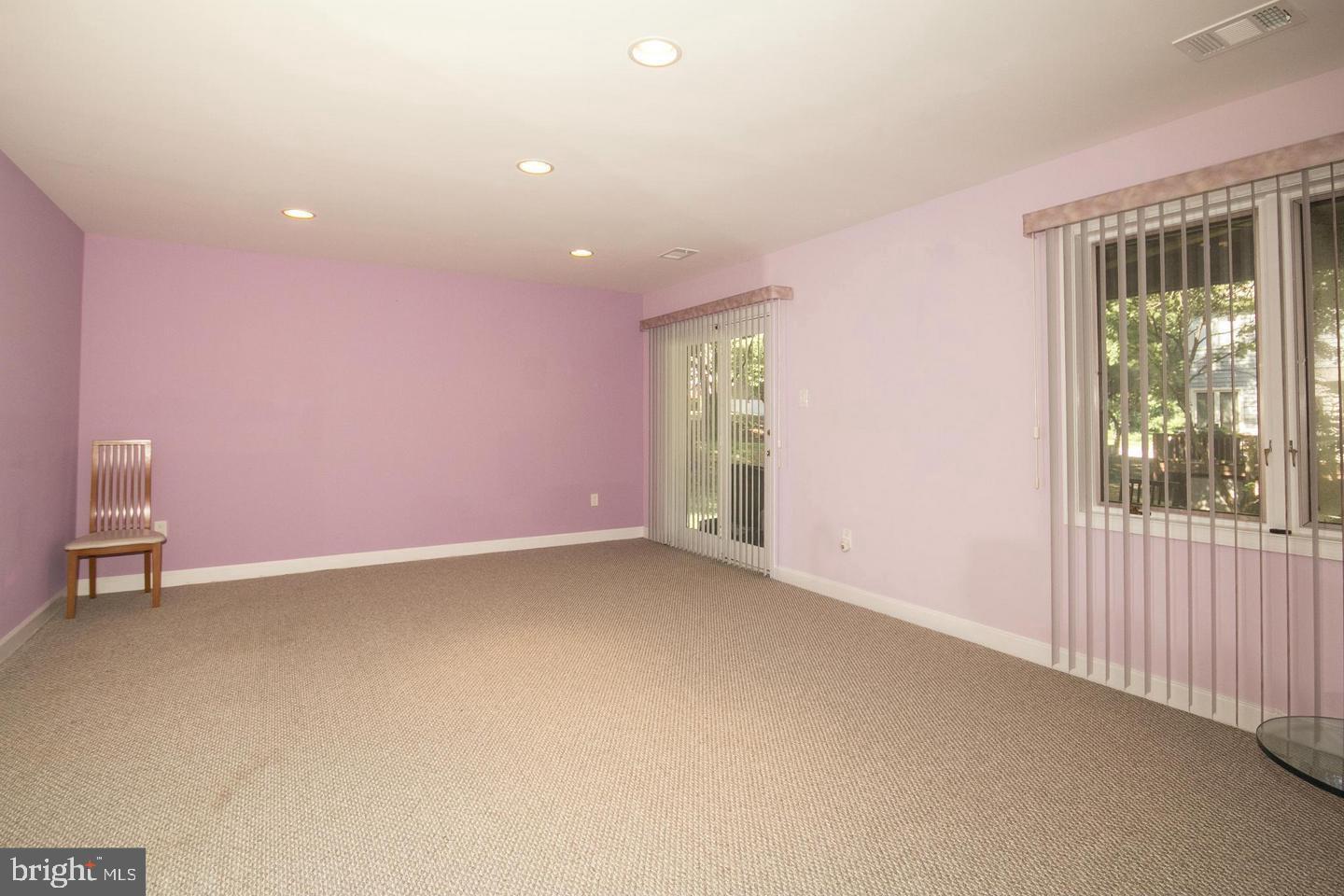 SUMMIT CHASE - Residential Lease