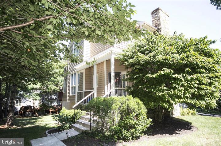 SUMMIT CHASE - Residential Lease