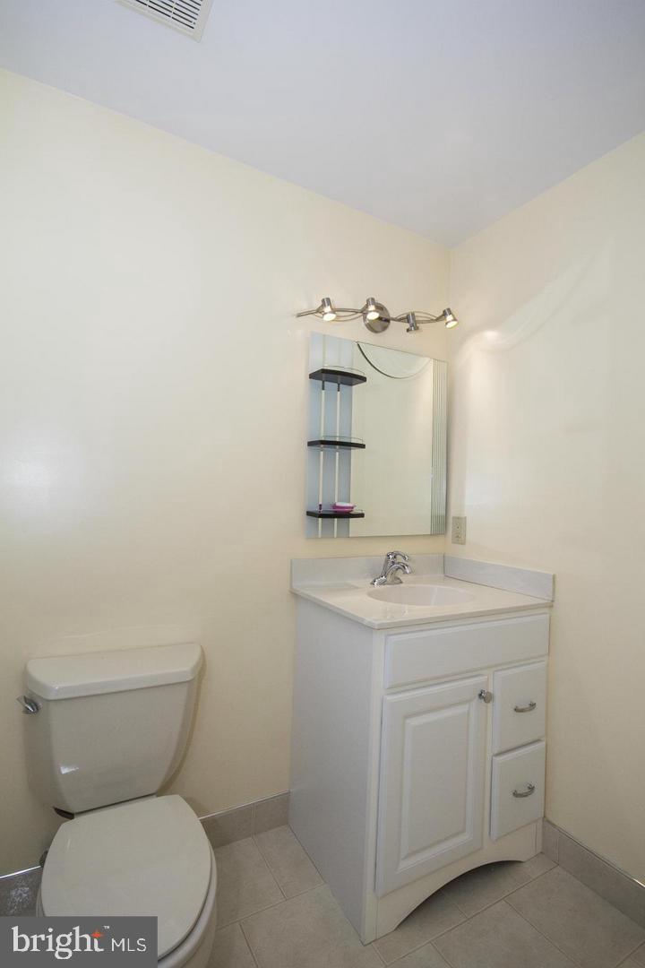 SUMMIT CHASE - Residential Lease