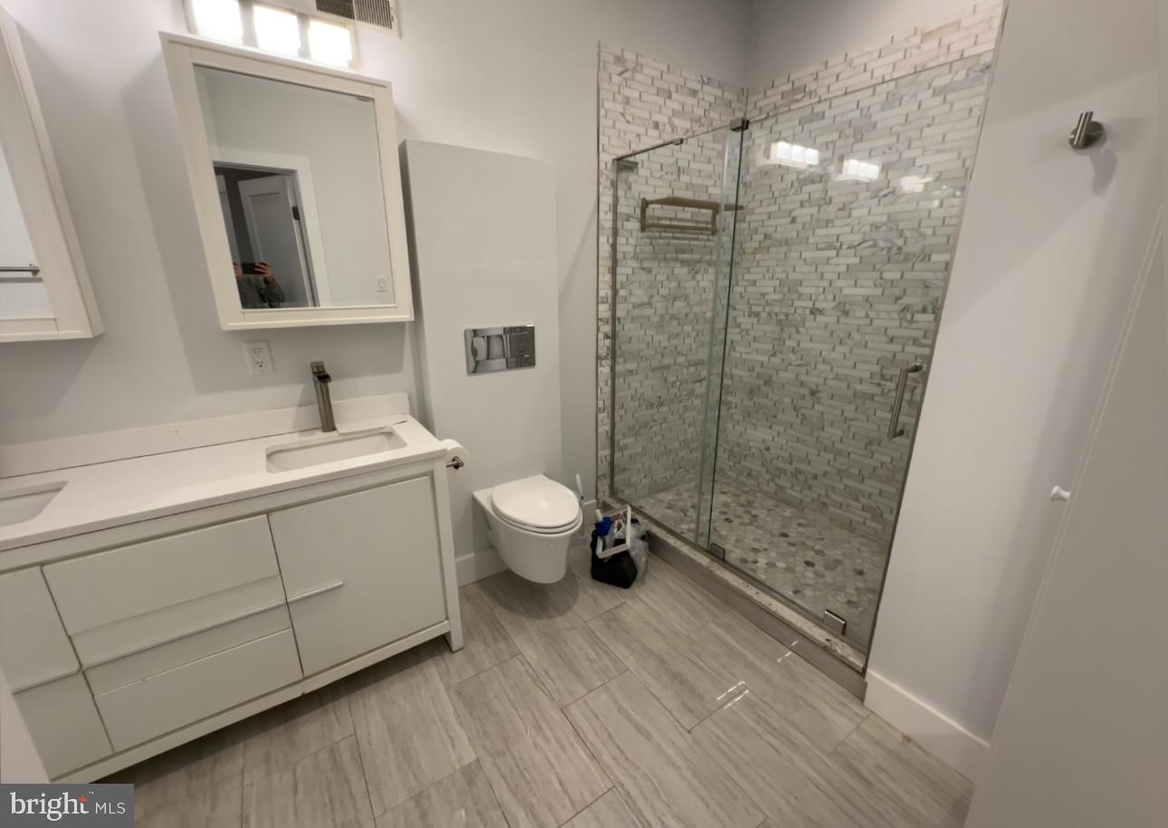 FAIRMOUNT - Residential Lease