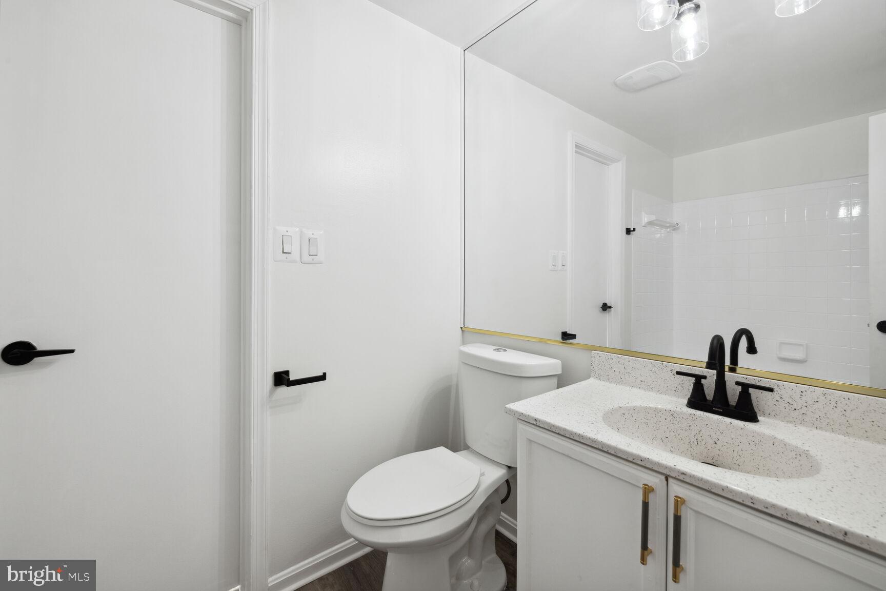 CHURCHILL TOWN - Residential