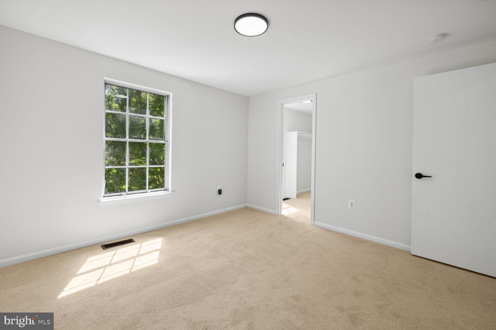 CHURCHILL TOWN - Residential