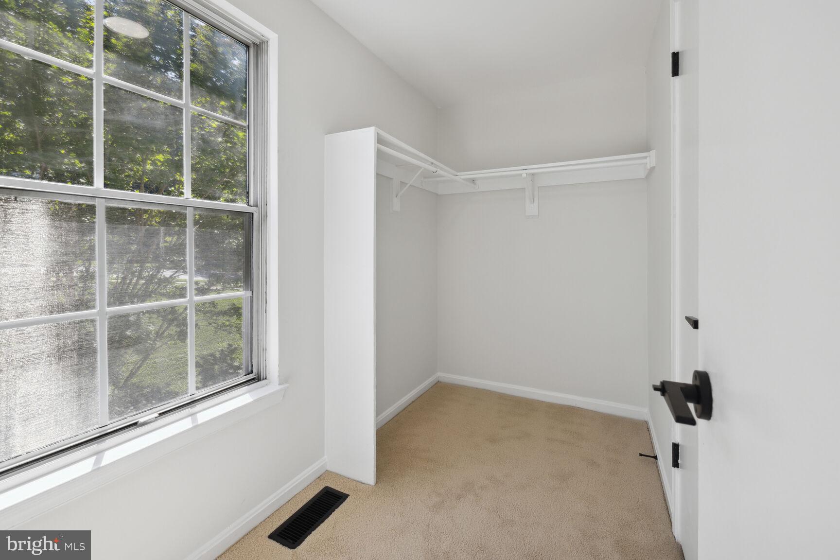 CHURCHILL TOWN - Residential