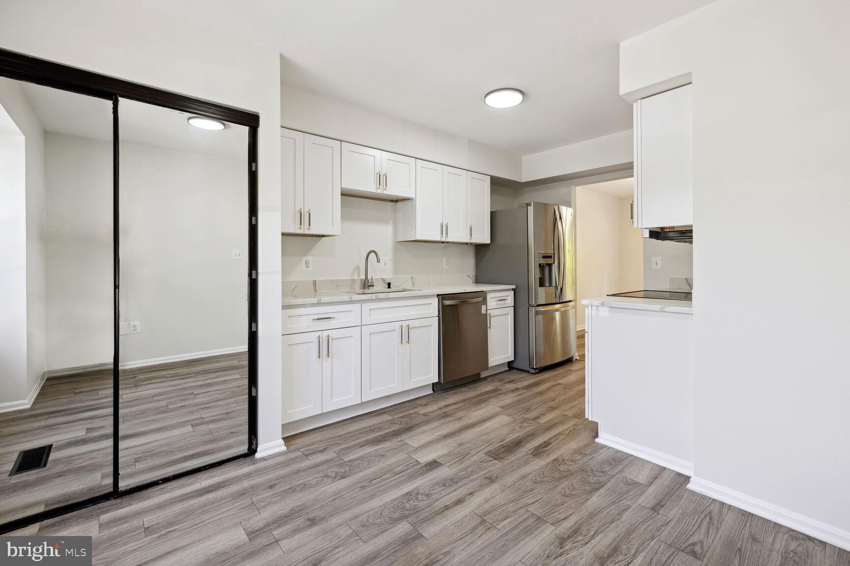 CHURCHILL TOWN - Residential