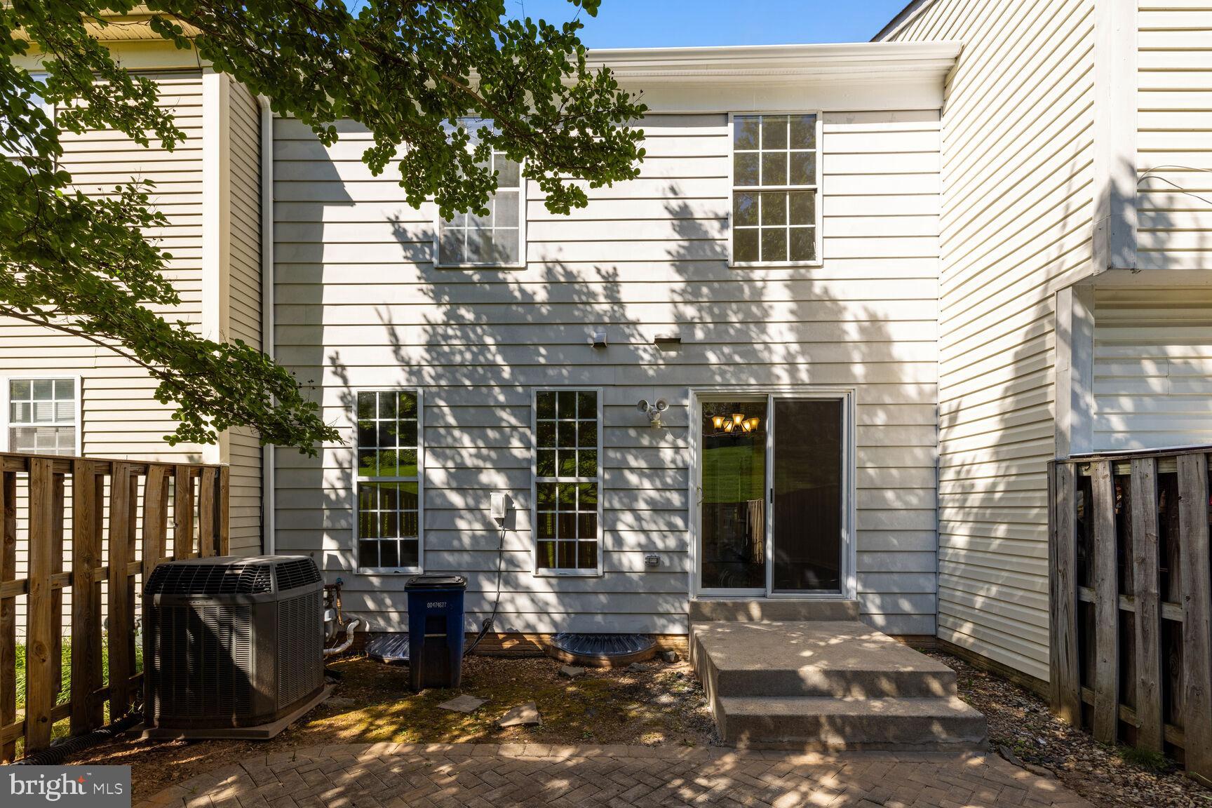 CHURCHILL TOWN - Residential