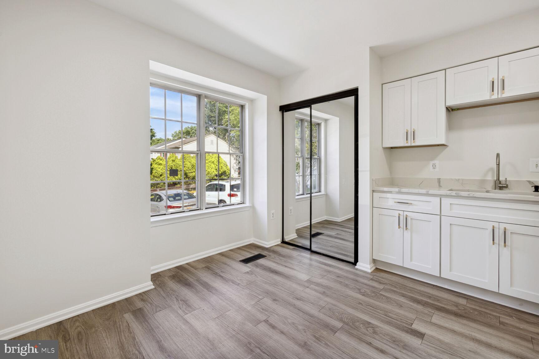 CHURCHILL TOWN - Residential