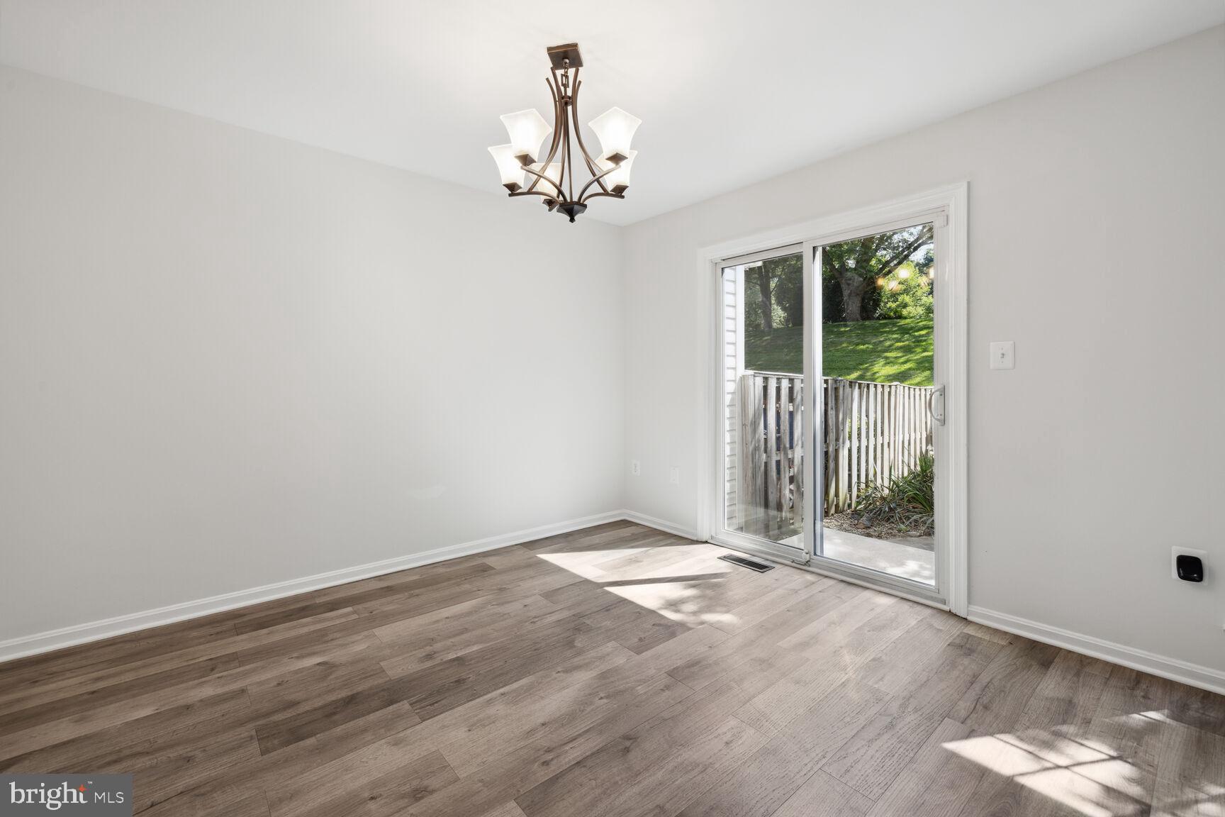 CHURCHILL TOWN - Residential