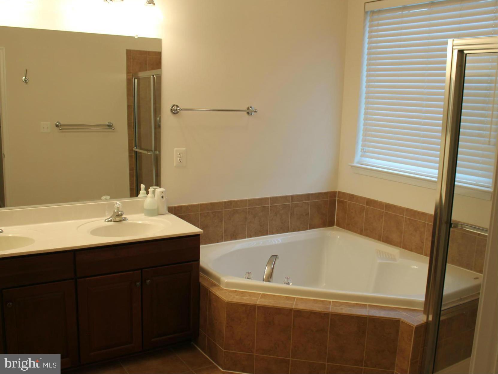 HOMEPLACE ON PELHAMS REACH - Residential