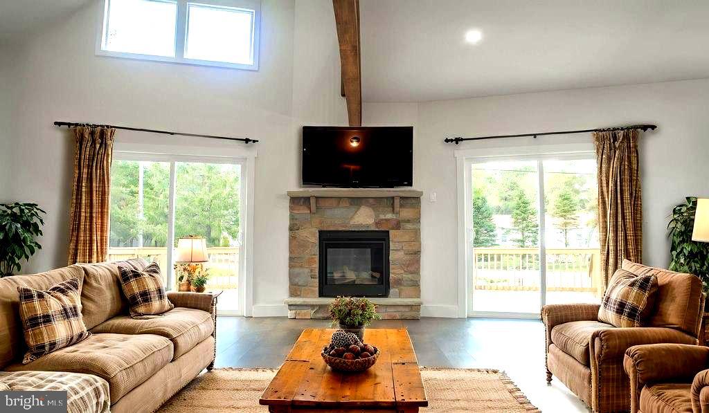 TOWAMENSING TRAIL - Residential